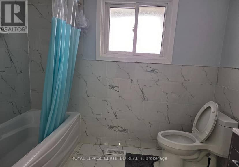 2 Rideau Crescent — photo 9 of 17