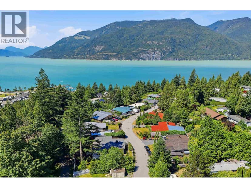 868 UPPER CRESCENT, Britannia Beach