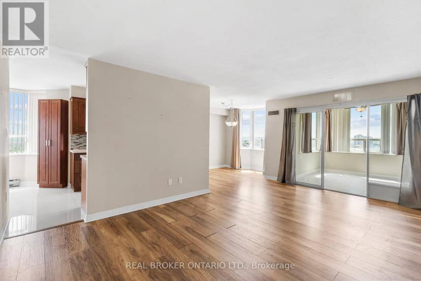 1603 - 30 Malta Avenue — photo 13 of 40