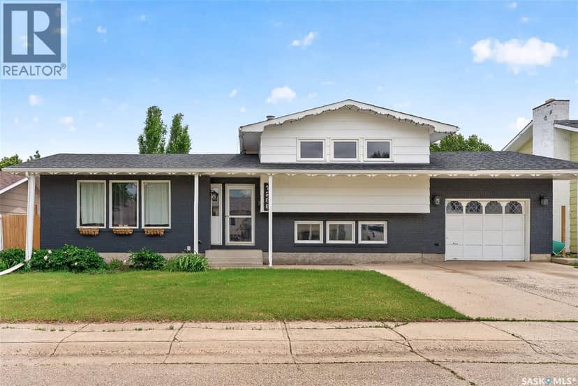 1266 Maybery CRESCENT — photo 1 of 40