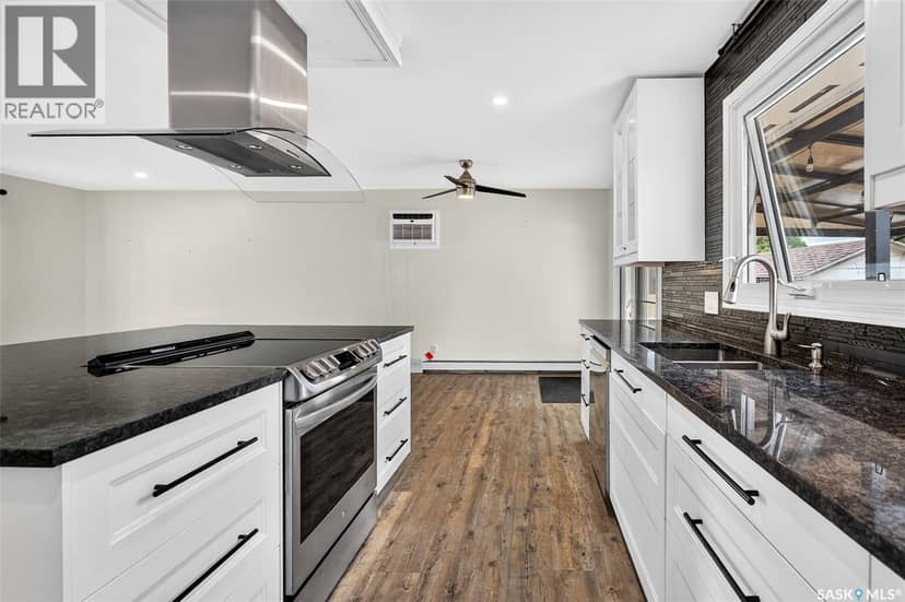 1266 Maybery CRESCENT — photo 15 of 40