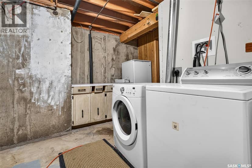 1266 Maybery CRESCENT — photo 37 of 40