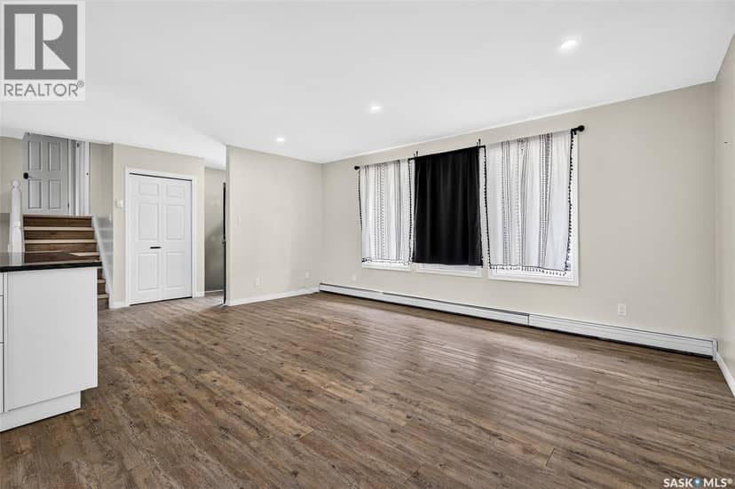 1266 Maybery CRESCENT — photo 6 of 40