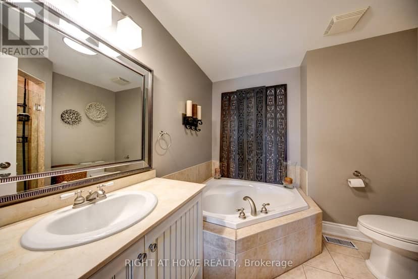 10 - 120 Bronte Road — photo 23 of 40