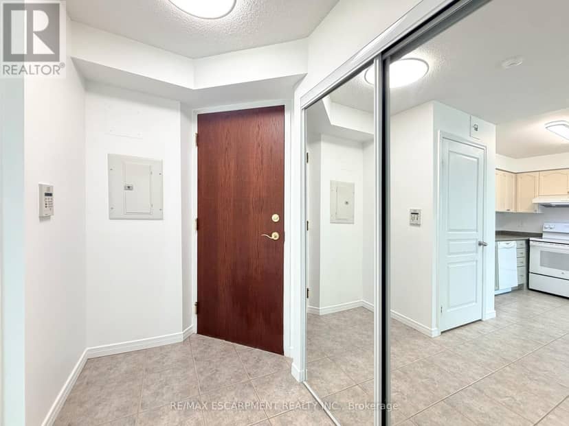 509 - 2545 Erin Centre Boulevard — photo 14 of 28
