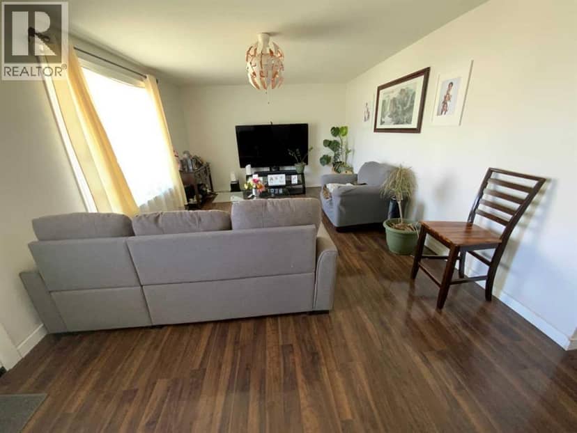 422 Arena Avenue, Trochu, photo 4