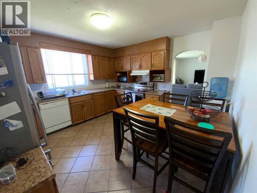 422 Arena Avenue, Trochu, photo 3