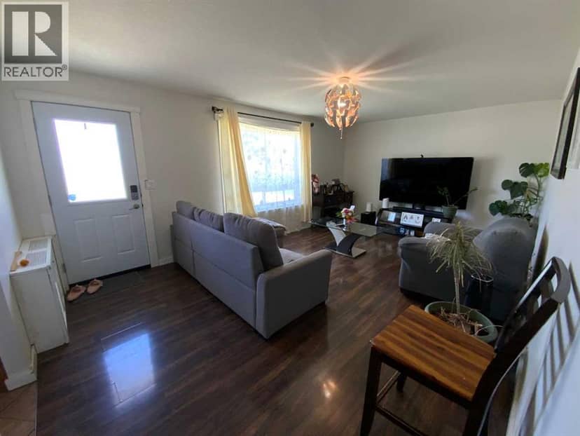 422 Arena Avenue, Trochu, photo 5