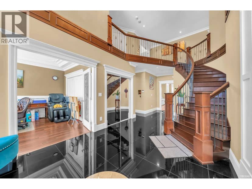 717 Shaw Avenue, Coquitlam, photo 3