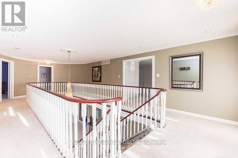 1918 Royal Credit Boulevard — photo 14 of 26