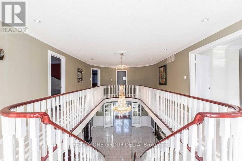 1918 Royal Credit Boulevard — photo 15 of 26