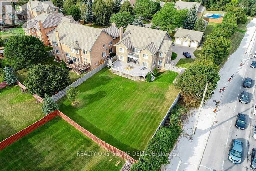 1918 Royal Credit Boulevard — photo 2 of 26