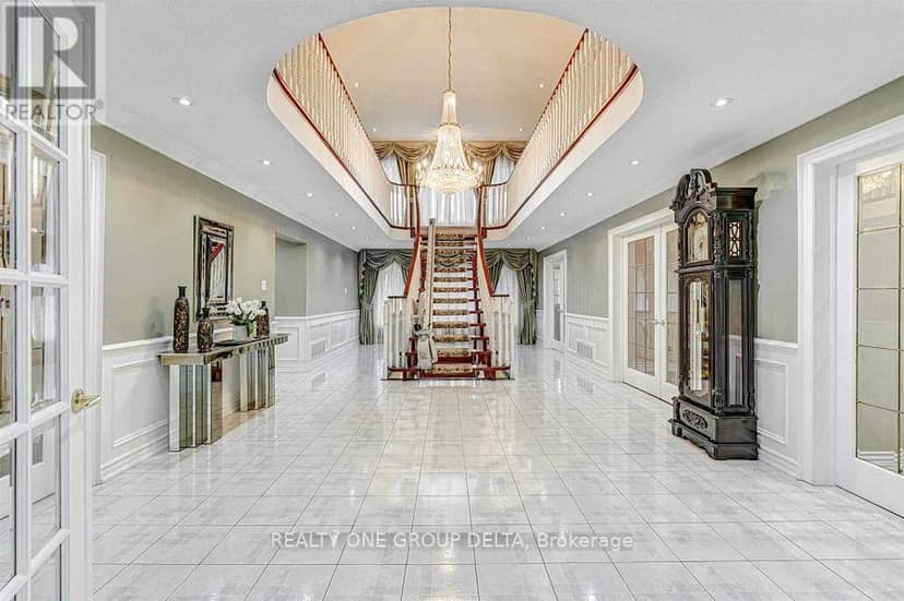 1918 Royal Credit Boulevard — photo 5 of 26
