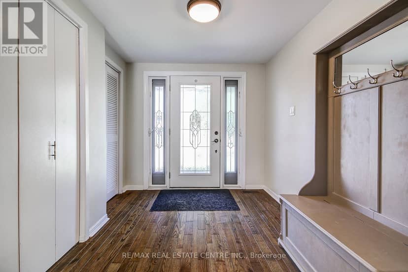 200 Delrex Boulevard — photo 5 of 33