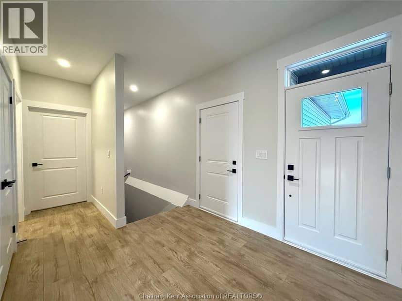 48 Duskridge ROAD — photo 2 of 17