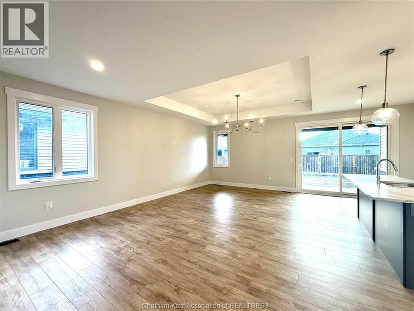 48 Duskridge ROAD — photo 3 of 17
