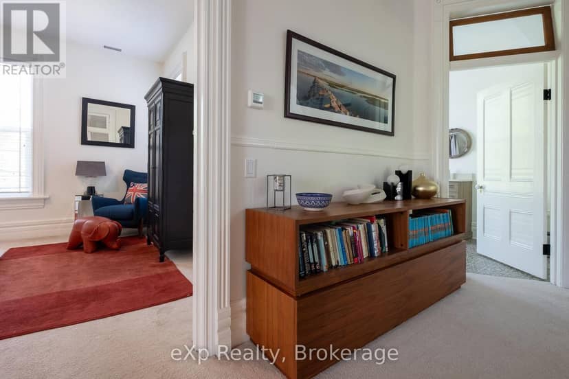 285 Mary Street — photo 23 of 40
