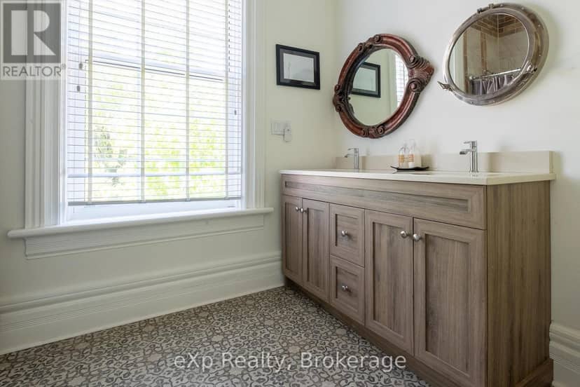 285 Mary Street — photo 26 of 40