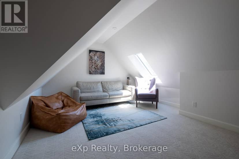 285 Mary Street — photo 35 of 40