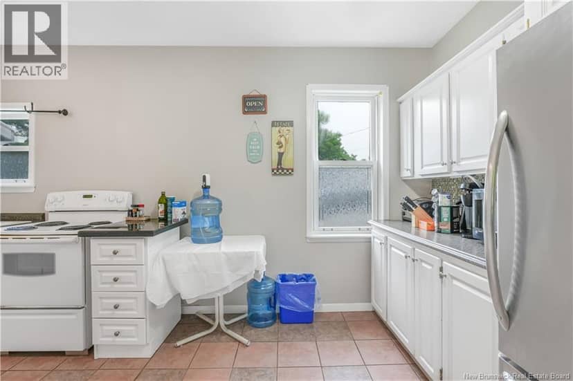 205 Upper Kent Road — photo 10 of 35