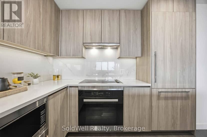 2103 - 25 McMahon Drive — photo 13 of 32