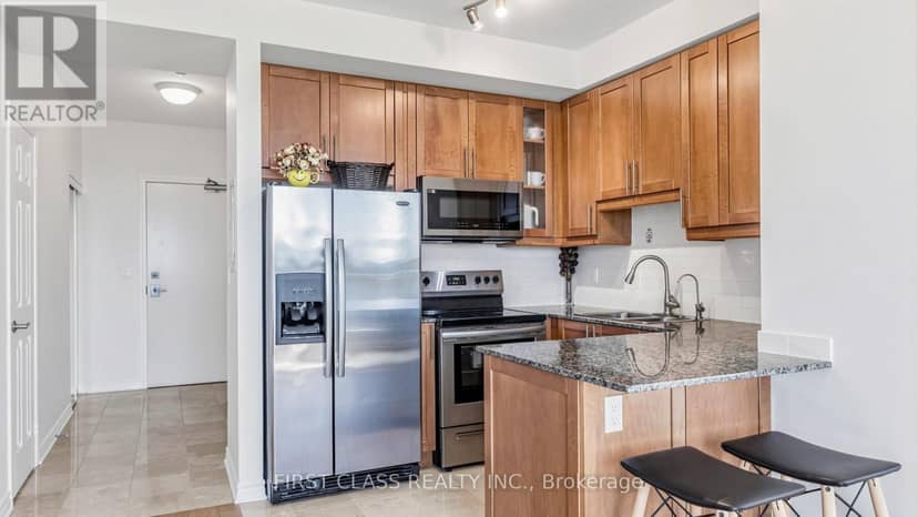 612 - 18 Holmes Avenue — photo 4 of 32