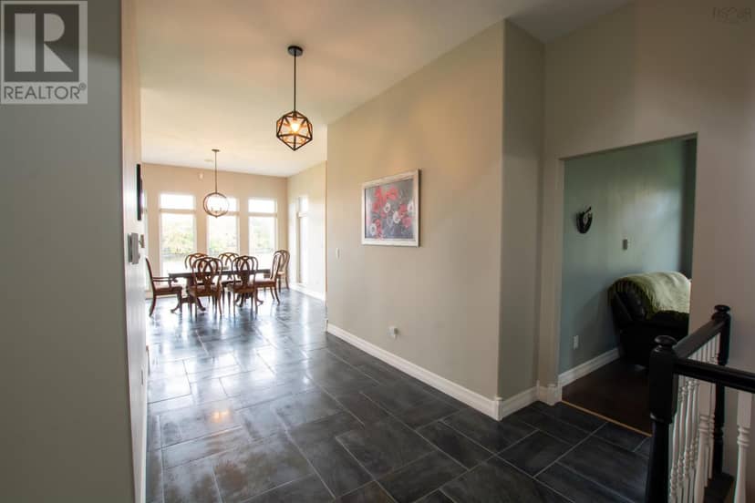 51 Doctors Lane — photo 11 of 40