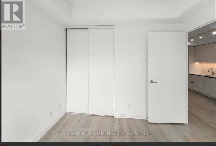 1201 - 1000 Portage Parkway — photo 15 of 22