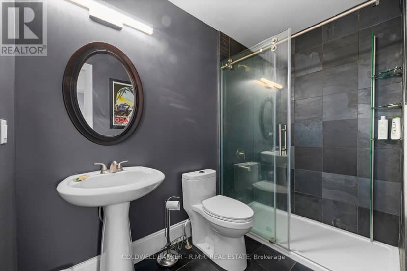 3 Don Hadden Crescent — photo 35 of 40