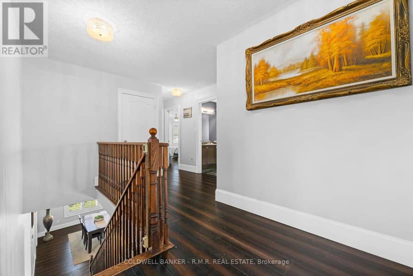 3 Don Hadden Crescent — photo 21 of 40