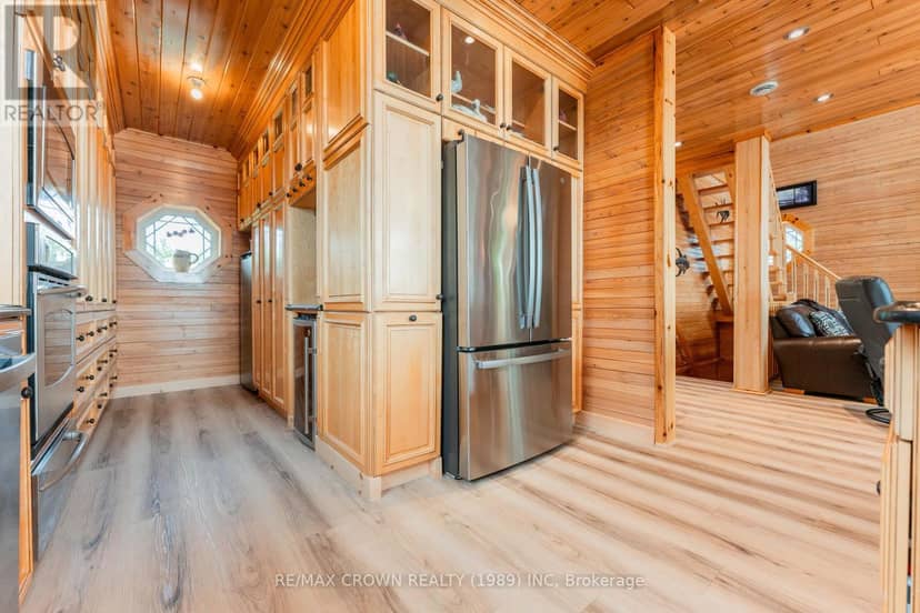 Moonbeam - 205 Lefebvre Peninsula Road — photo 11 of 40