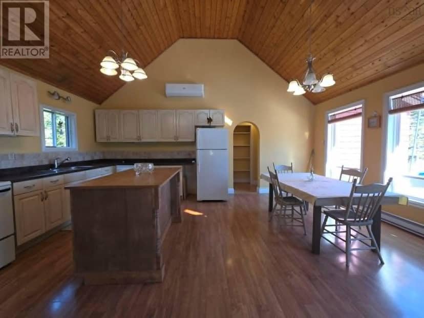 251 Bayview Drive — photo 29 of 40