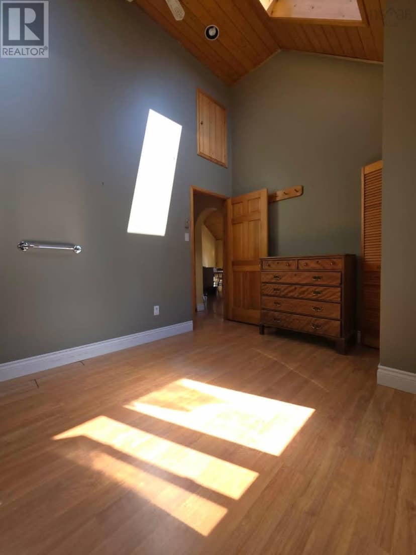 251 Bayview Drive — photo 33 of 40
