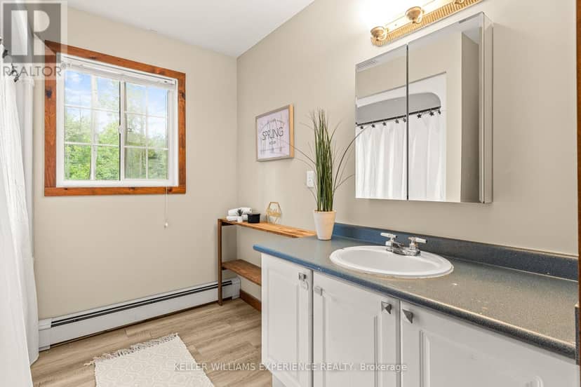 7516 Island Crescent W — photo 20 of 40