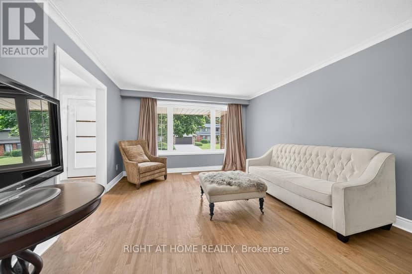 662 Montego Crescent — photo 9 of 40