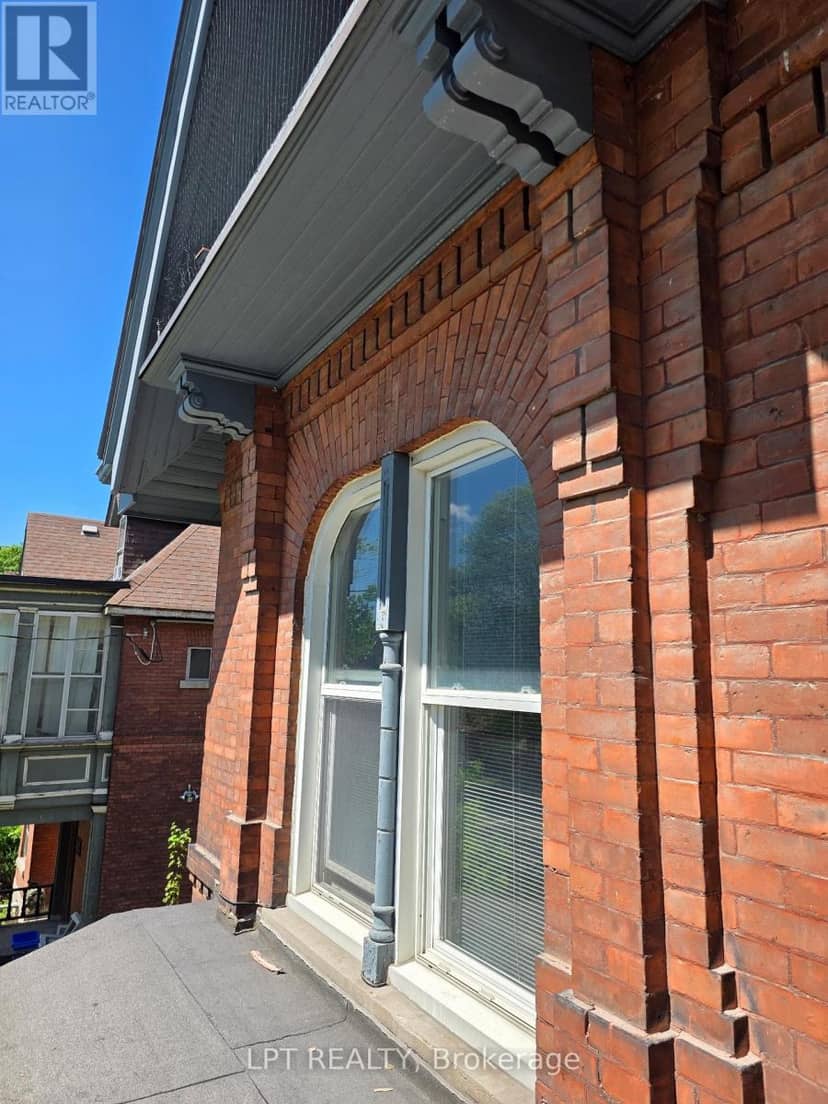 475 Maclaren Street — photo 39 of 40
