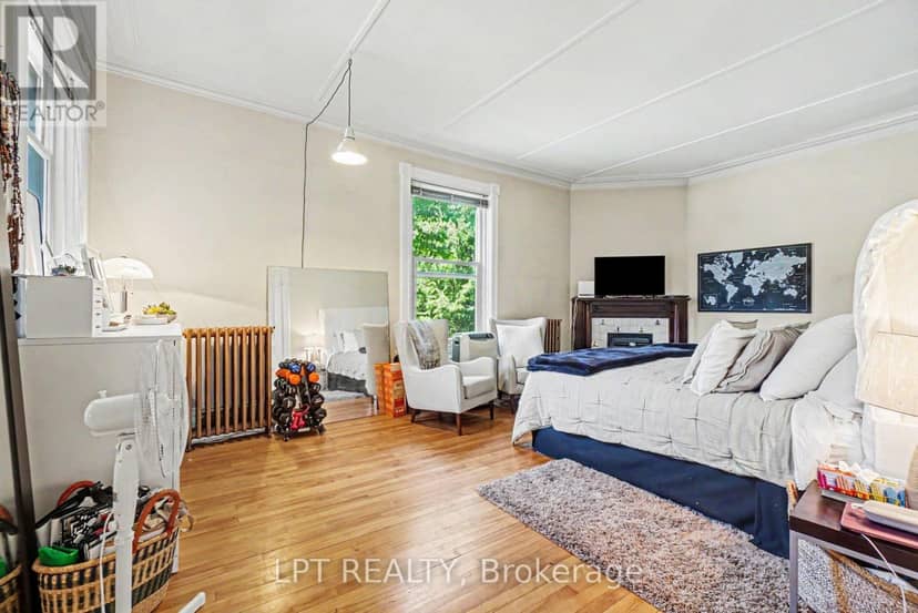 475 Maclaren Street — photo 9 of 40