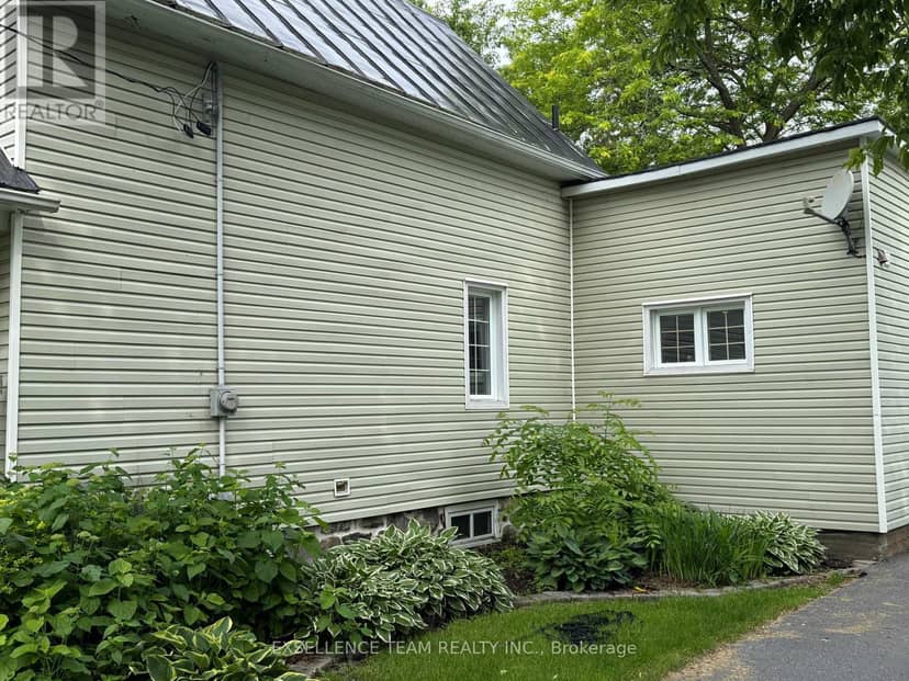 23 Mechanic Street E, North Glengarry, photo 2