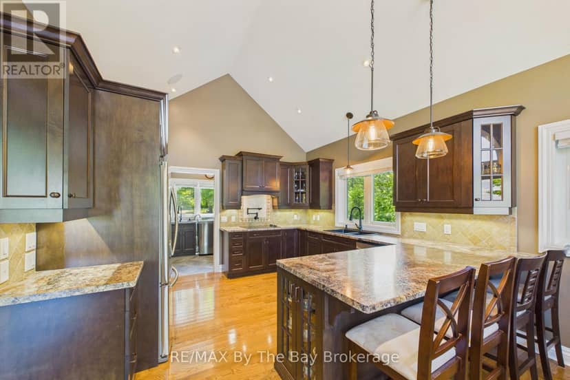 61 McKellar Lake Road — photo 12 of 40
