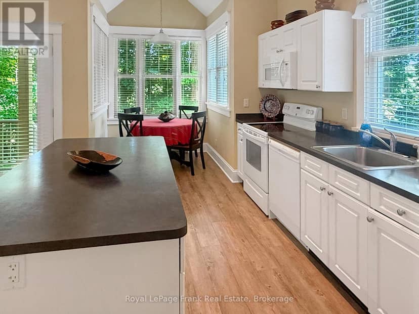 145 - 10 Farm View Lane, Prince Edward County, photo 8