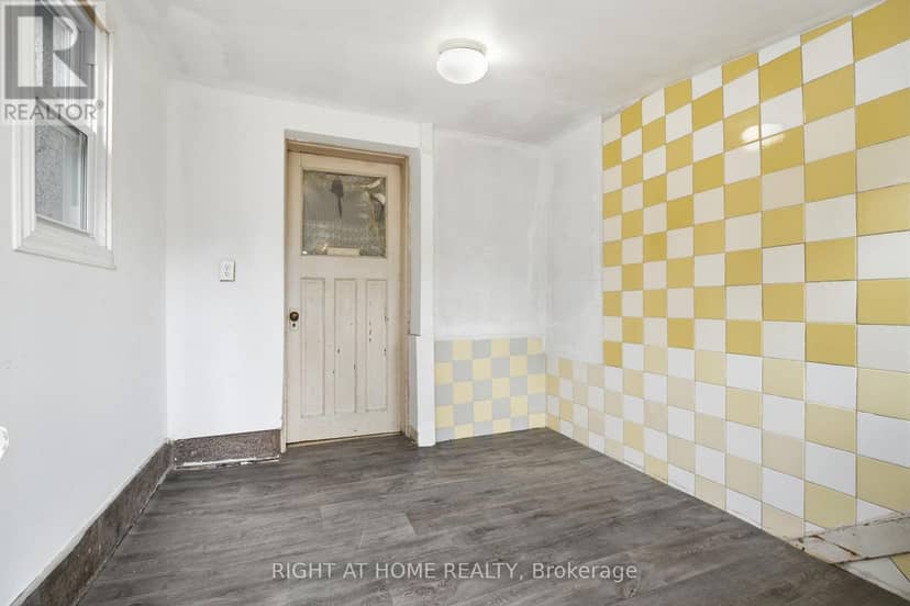 502 Salem Avenue N — photo 18 of 40