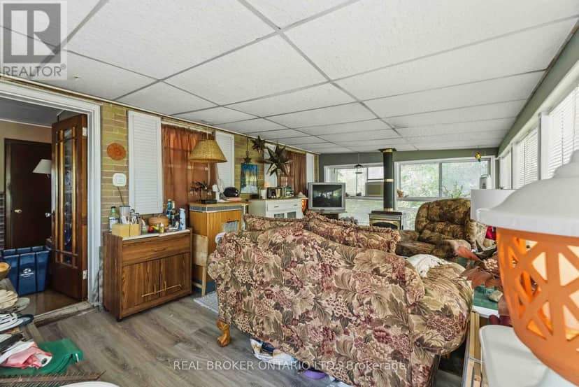 42 Price Avenue — photo 18 of 40