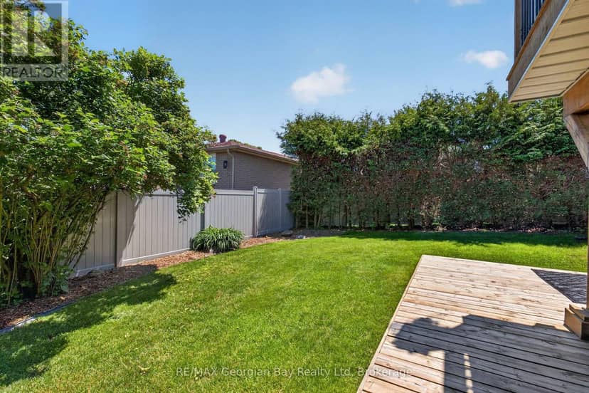 1005 Dina Crescent — photo 29 of 40