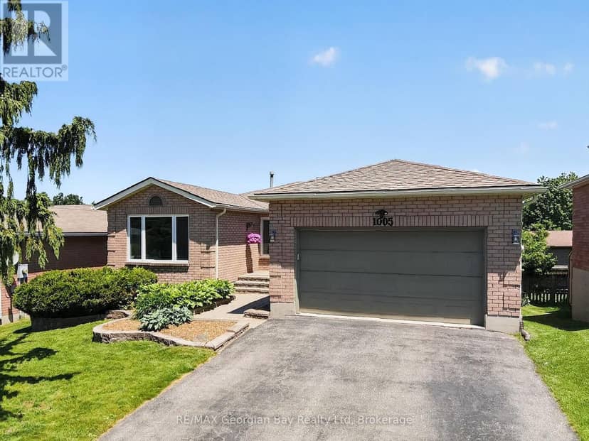 1005 Dina Crescent — photo 34 of 40