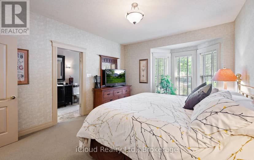 104 Wycliffe Cove — photo 26 of 40
