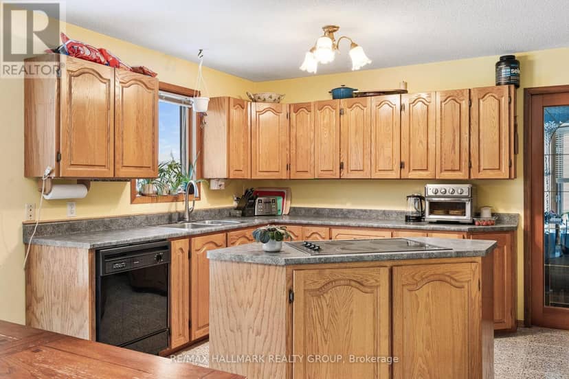 477 Duvernay Drive — photo 10 of 29