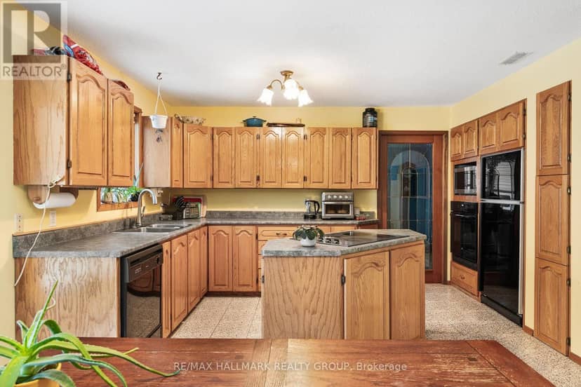 477 Duvernay Drive — photo 13 of 29