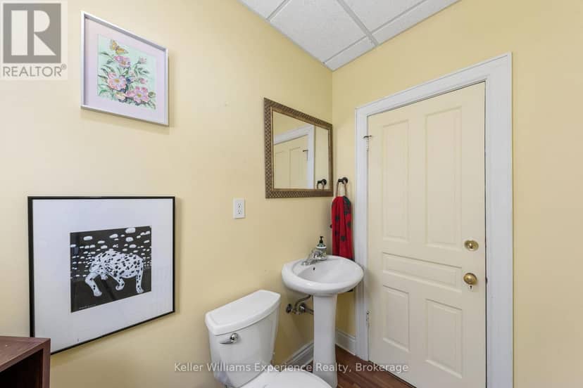 390 King Street — photo 8 of 26