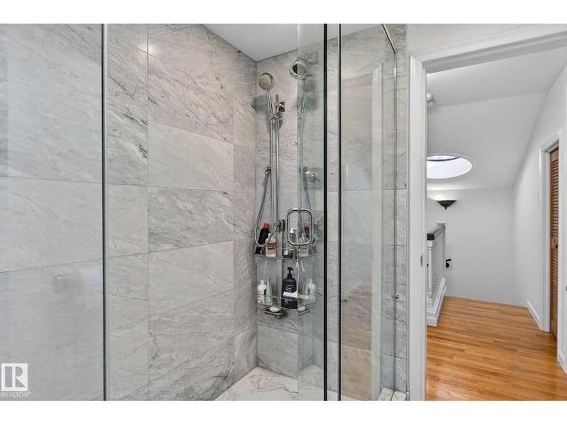 10235 134 ST NW NW — photo 14 of 40