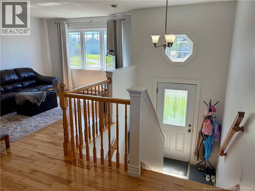 123 Gagnon Drive — photo 3 of 29